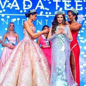 Meet your Posher, Victoria